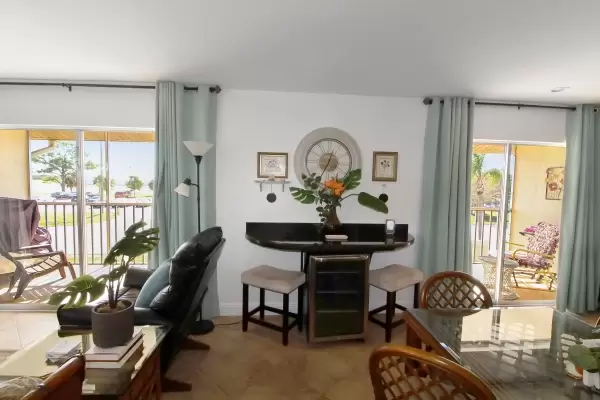 231 Airport Avenue E Unit 422, Venice, Florida 34285, 2 Bedrooms Bedrooms, ,2 BathroomsBathrooms,Condo,Seasonal Rental,Airport Avenue E,2505