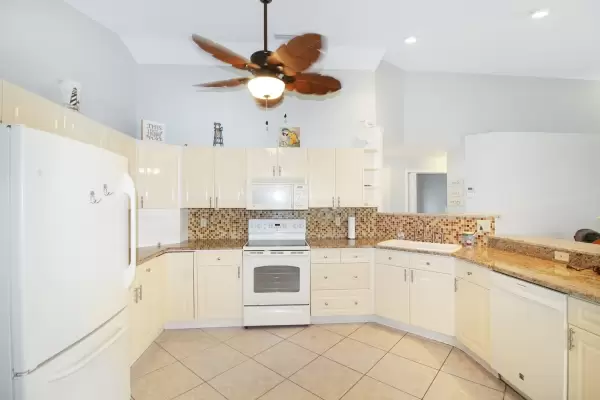 1366 Capri Isles Blvd, Venice, Florida 34292, 2 Bedrooms Bedrooms, ,2 BathroomsBathrooms,Single Family Home,Seasonal Rental,Capri Isles Blvd,2533