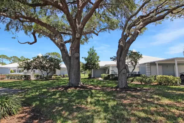 445 Wexford Circle, Venice, Florida 34293, 2 Bedrooms Bedrooms, ,2 BathroomsBathrooms,Villa,Seasonal Rental,Wexford Circle ,2658