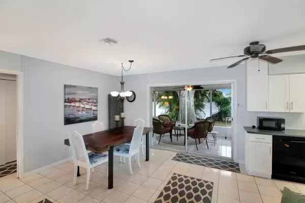 1031 Tampa Road, Venice, Florida 34293, 2 Bedrooms Bedrooms, ,2 BathroomsBathrooms,Single Family Home,Seasonal Rental,Tampa Road,2681