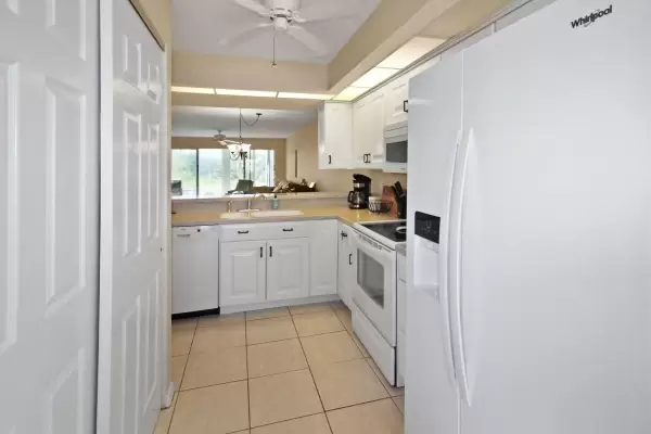 206 Silver Lake Dr #102, Venice, Florida 34285, 2 Bedrooms Bedrooms, ,2 BathroomsBathrooms,Condo,Seasonal Rental,Silver Lake Dr ,2756