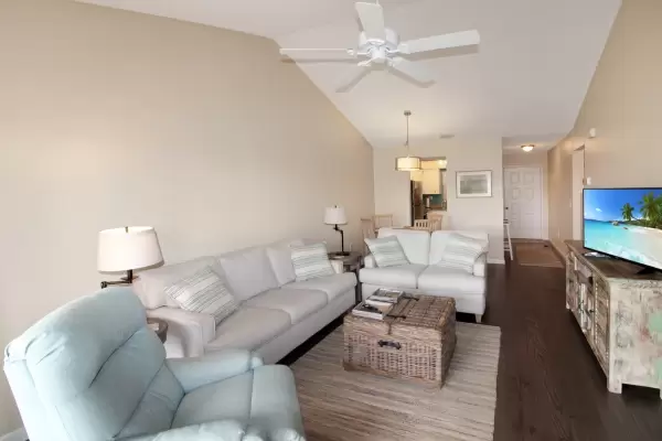 927 Capri Isles Blvd Unit 6, Venice, Florida 34292, 2 Bedrooms Bedrooms, ,1.5 BathroomsBathrooms,Condo,Seasonal Rental,Capri Isles Blvd,2779