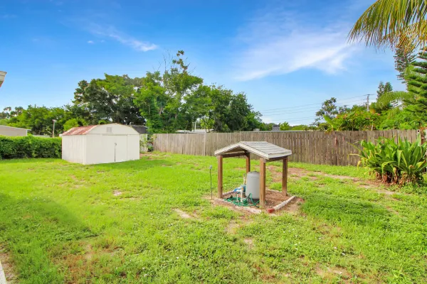 215 Pecan Ln, Nokomis, Florida 34275, 2 Bedrooms Bedrooms, ,1 BathroomBathrooms,Single Family Home,Seasonal Rental,Pecan Ln ,2846