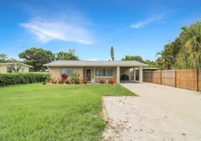 215 Pecan Ln, Nokomis, Florida 34275, 2 Bedrooms Bedrooms, ,1 BathroomBathrooms,Single Family Home,Seasonal Rental,Pecan Ln ,2846