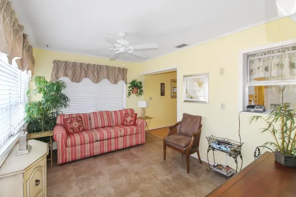 109 E Field Ave, Venice, Florida 34285, 2 Bedrooms Bedrooms, ,1 BathroomBathrooms,Condo,Annual Rental,E Field Ave,2855