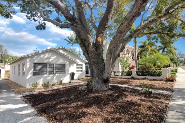 209 Harbor Dr S, Venice, Florida 34285, 2 Bedrooms Bedrooms, ,1 BathroomBathrooms,Single Family Home,Seasonal Rental,Harbor Dr S,2882