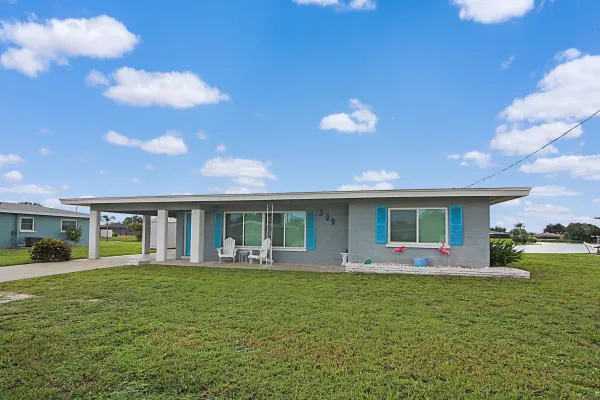 309 Shamrock Boulevard, Venice, Florida 34293, 2 Bedrooms Bedrooms, ,2 BathroomsBathrooms,Single Family Home,Seasonal Rental,Shamrock Boulevard,2916