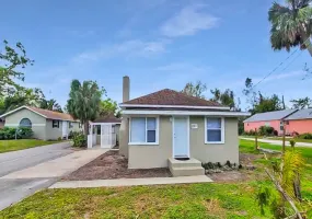 115 Avenida De La Isla H, Nokomis, Florida 34275, 2 Bedrooms Bedrooms, ,1 BathroomBathrooms,Duplex,Annual Rental,Avenida De La Isla,2919