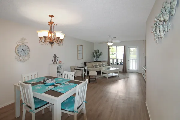 255 Fenwick Dr Unit 19, Venice, Florida 34285, 2 Bedrooms Bedrooms, ,2 BathroomsBathrooms,Condo,Seasonal Rental,Fenwick Dr ,2931