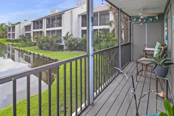 255 Fenwick Dr Unit 19, Venice, Florida 34285, 2 Bedrooms Bedrooms, ,2 BathroomsBathrooms,Condo,Seasonal Rental,Fenwick Dr ,2931