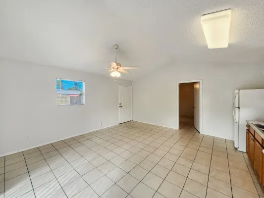 111 Avenida De La Isla Unit B, Nokomis, Florida 34275, 1 Bedroom Bedrooms, ,1 BathroomBathrooms,Duplex,Annual Rental,Avenida De La Isla,2949