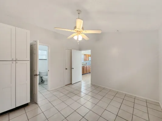 111 Avenida De La Isla Unit B, Nokomis, Florida 34275, 1 Bedroom Bedrooms, ,1 BathroomBathrooms,Duplex,Annual Rental,Avenida De La Isla,2949