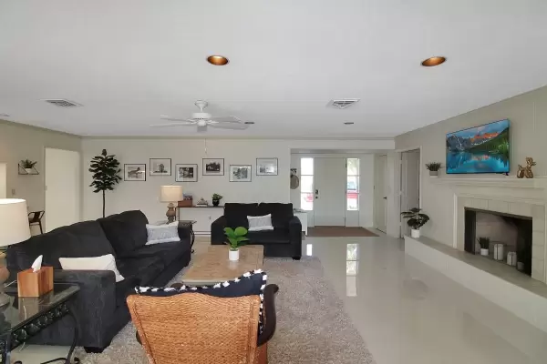 720 Valencia Rd, Venice, Florida 34285, 3 Bedrooms Bedrooms, ,2 BathroomsBathrooms,Single Family Home,Seasonal Rental,Valencia Rd,2972
