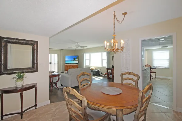1150 Tarpon Center Dr #409, Venice, Florida 34285, 2 Bedrooms Bedrooms, ,2 BathroomsBathrooms,Condo,Seasonal Rental,Tarpon Center Dr ,3021