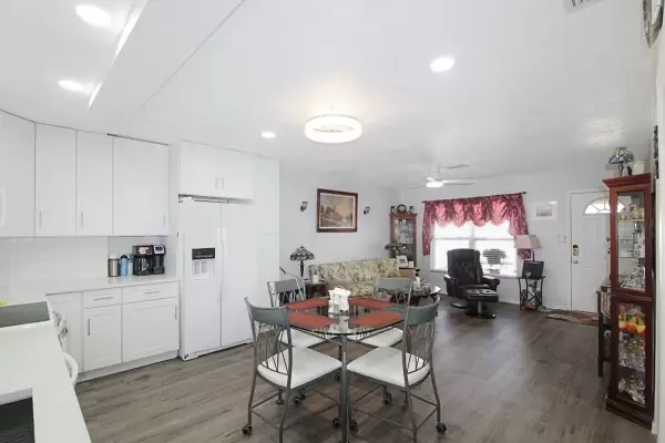 816 Harbor Drive S, Venice, Florida 34285, 2 Bedrooms Bedrooms, ,2 BathroomsBathrooms,Duplex,Seasonal Rental,Harbor Drive S,3044