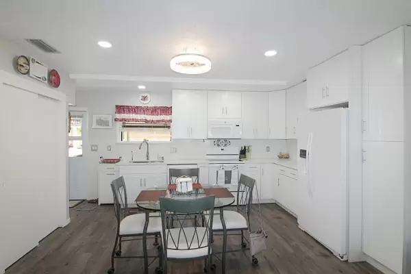 816 Harbor Drive S, Venice, Florida 34285, 2 Bedrooms Bedrooms, ,2 BathroomsBathrooms,Duplex,Seasonal Rental,Harbor Drive S,3044