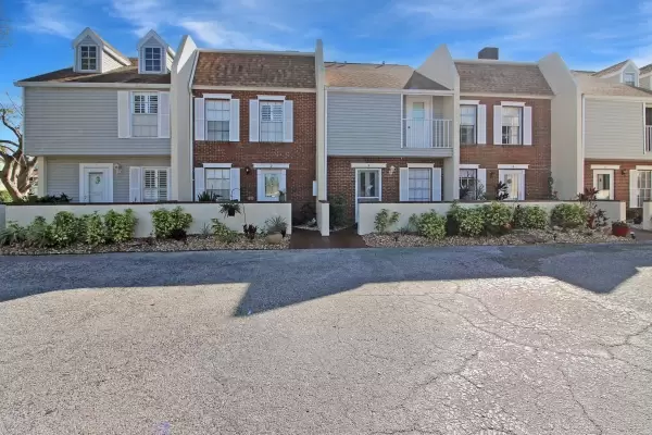 744 Cadiz Rd Unit #3, Venice, Florida 34285, 2 Bedrooms Bedrooms, ,1.5 BathroomsBathrooms,Townhome,Seasonal Rental,Cadiz Rd ,3045