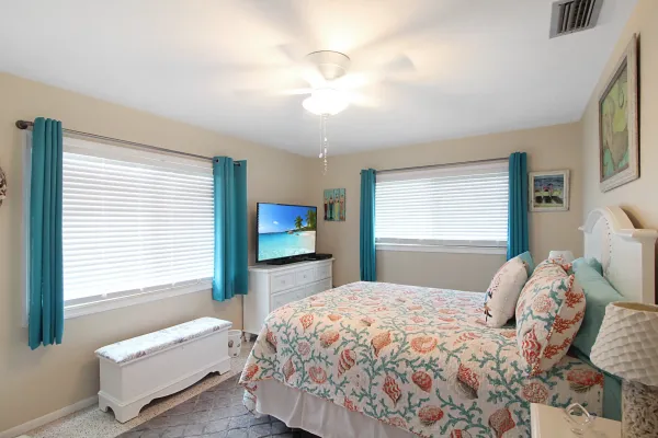 309 Shamrock Boulevard, Venice, Florida 34293, 2 Bedrooms Bedrooms, ,2 BathroomsBathrooms,Single Family Home,Seasonal Rental,Shamrock Boulevard,3046