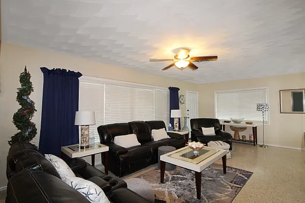 309 Shamrock Boulevard, Venice, Florida 34293, 2 Bedrooms Bedrooms, ,2 BathroomsBathrooms,Single Family Home,Seasonal Rental,Shamrock Boulevard,3046