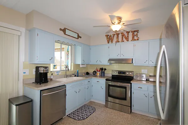 309 Shamrock Boulevard, Venice, Florida 34293, 2 Bedrooms Bedrooms, ,2 BathroomsBathrooms,Single Family Home,Seasonal Rental,Shamrock Boulevard,3046