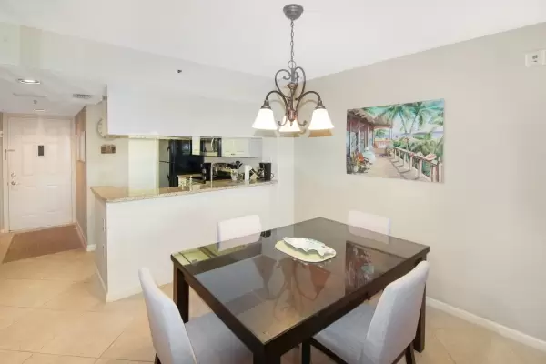 918 Wexford Boulevard, Venice, Florida 34293, 2 Bedrooms Bedrooms, ,2 BathroomsBathrooms,Condo,Seasonal Rental,Wexford Boulevard,3050