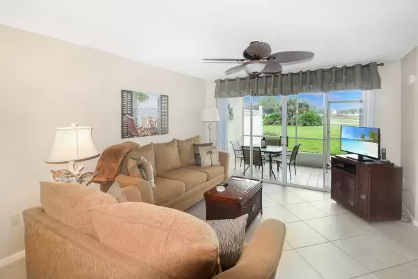 918 Wexford Boulevard, Venice, Florida 34293, 2 Bedrooms Bedrooms, ,2 BathroomsBathrooms,Condo,Seasonal Rental,Wexford Boulevard,3050