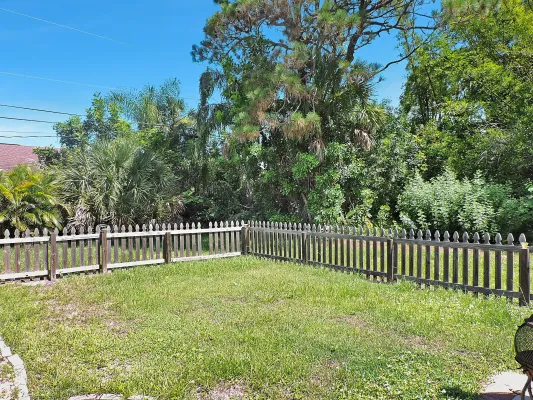 3565 Sterling Rd, Venice, Florida 34293, 2 Bedrooms Bedrooms, ,2 BathroomsBathrooms,Single Family Home,Annual Rental,Sterling Rd,3056