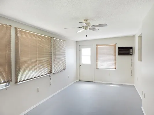 3565 Sterling Rd, Venice, Florida 34293, 2 Bedrooms Bedrooms, ,2 BathroomsBathrooms,Single Family Home,Annual Rental,Sterling Rd,3056
