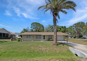 3565 Sterling Rd, Venice, Florida 34293, 2 Bedrooms Bedrooms, ,2 BathroomsBathrooms,Single Family Home,Annual Rental,Sterling Rd,3056