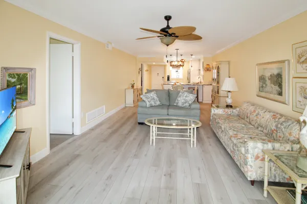 260 Santa Maria St #307, Venice, Florida 34285, 2 Bedrooms Bedrooms, ,2 BathroomsBathrooms,Condo,Seasonal Rental,Santa Maria St ,3059