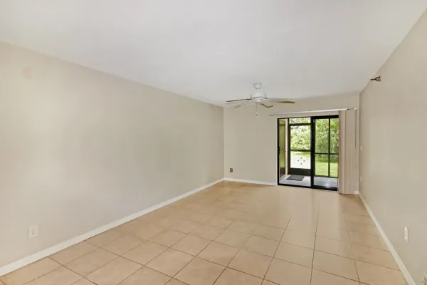 104 Capri Isles Blvd 107, Venice, Florida 34292, 1 Bedroom Bedrooms, ,1 BathroomBathrooms,Condo,Annual Rental,Capri Isles Blvd,3078