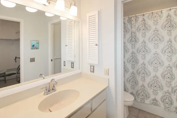 216 Woodland Dr, Osprey, Florida 34229, 2 Bedrooms Bedrooms, ,2 BathroomsBathrooms,Condo,Annual Rental,Woodland Dr,3090