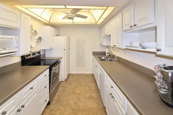 612 Bird Bay Dr. #205, Venice, Florida 34285, 2 Bedrooms Bedrooms, ,2 BathroomsBathrooms,Condo,Seasonal Rental,Bird Bay Dr. ,3096