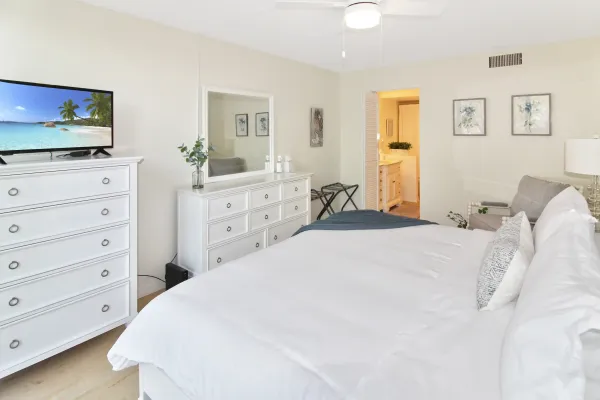 612 Bird Bay Dr. #205, Venice, Florida 34285, 2 Bedrooms Bedrooms, ,2 BathroomsBathrooms,Condo,Seasonal Rental,Bird Bay Dr. ,3096