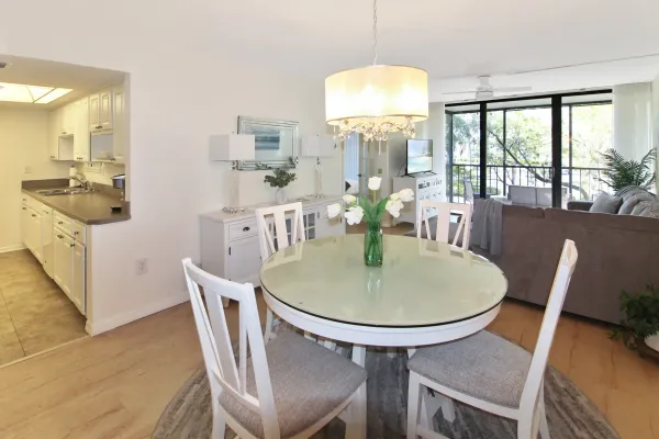 612 Bird Bay Dr. #205, Venice, Florida 34285, 2 Bedrooms Bedrooms, ,2 BathroomsBathrooms,Condo,Seasonal Rental,Bird Bay Dr. ,3096