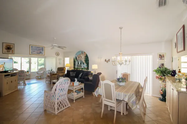 581 Clubside Circle, Venice, Florida 34293, 2 Bedrooms Bedrooms, 0 ,2 BathroomsBathrooms,Villa,Seasonal Rental,Clubside Circle,3112