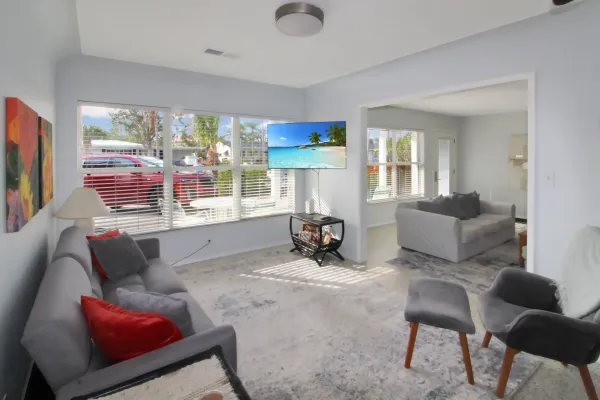 913 Nokomis Ave S, Venice, Florida 34285, 3 Bedrooms Bedrooms, ,2.5 BathroomsBathrooms,Single Family Home,Seasonal Rental,Nokomis Ave S,3127