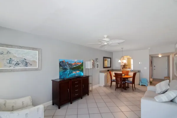 1400 Tarpon Center Dr #304, Venice, Florida 34285, 2 Bedrooms Bedrooms, 0 ,2 BathroomsBathrooms,Condo,Seasonal Rental,Tarpon Center Dr ,3156