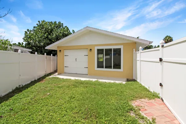 305 Pameto Rd, Nokomis, Florida 34275, 3 Bedrooms Bedrooms, 0 ,2.5 BathroomsBathrooms,Single Family Home,Annual Rental,Pameto Rd ,3166