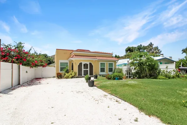 305 Pameto Rd, Nokomis, Florida 34275, 3 Bedrooms Bedrooms, 0 ,2.5 BathroomsBathrooms,Single Family Home,Annual Rental,Pameto Rd ,3166
