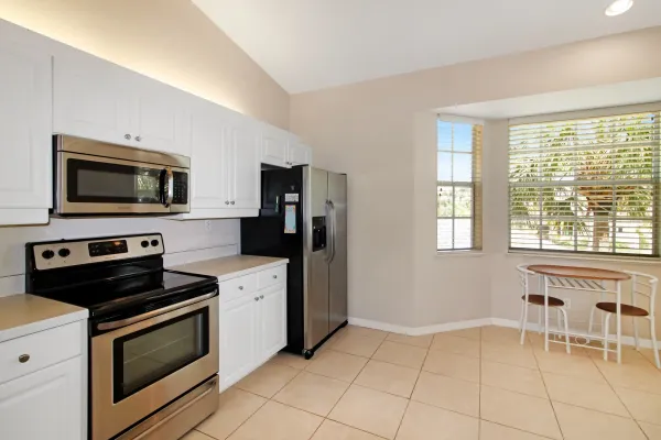 780 Montrose Dr #203, Venice, Florida 34293, 2 Bedrooms Bedrooms, 0 ,2 BathroomsBathrooms,Condo,Seasonal Rental,Montrose Dr ,3170