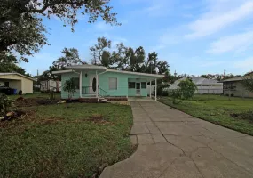 933 Myrtle Ave, Venice, Florida 34285, 2 Bedrooms Bedrooms, 0 ,1 BathroomBathrooms,Single Family Home,Annual Rental,Myrtle Ave ,3175