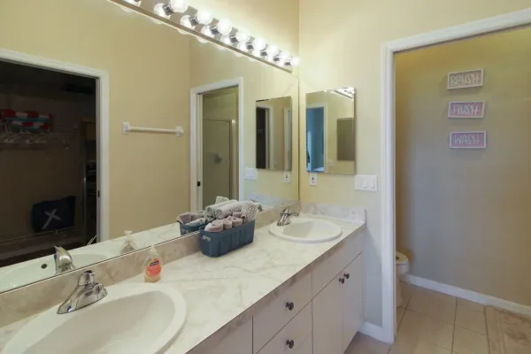 602 Gondola Park Dr, Venice, Florida 34292, 2 Bedrooms Bedrooms, 0 ,2 BathroomsBathrooms,Condo,Annual Rental,Gondola Park Dr,3184