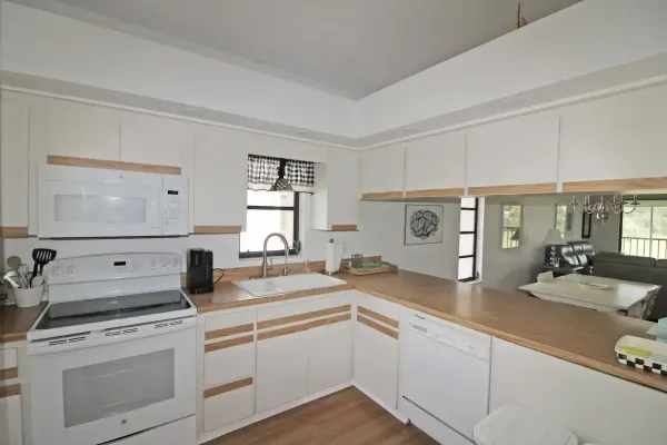 918 Capri Isles Blvd #208, Venice, Florida 34292, 2 Bedrooms Bedrooms, 0 ,2 BathroomsBathrooms,Condo,Annual Rental,Capri Isles Blvd ,3192