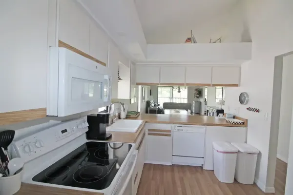 918 Capri Isles Blvd #208, Venice, Florida 34292, 2 Bedrooms Bedrooms, 0 ,2 BathroomsBathrooms,Condo,Annual Rental,Capri Isles Blvd ,3192