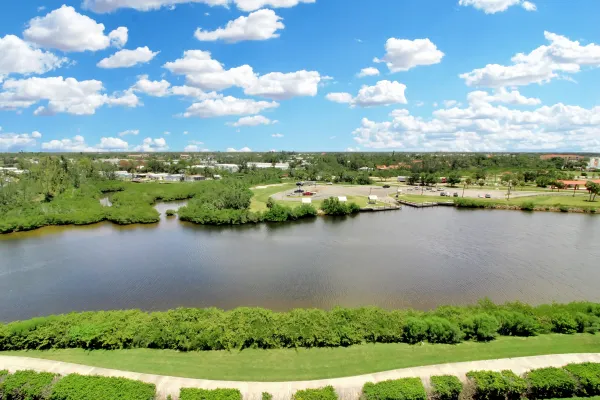 157 Tampa Ave E #807, Venice, Florida 34285, 2 Bedrooms Bedrooms, 0 ,2 BathroomsBathrooms,Condo,Seasonal Rental,Tampa Ave E,3216