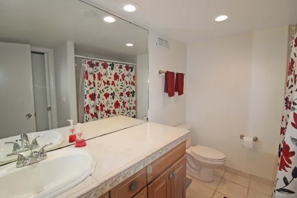 1150 Tarpon Center Dr #506, Venice, Florida 34285, 2 Bedrooms Bedrooms, 0 ,2 BathroomsBathrooms,Condo,Seasonal Rental,Tarpon Center Dr ,3217