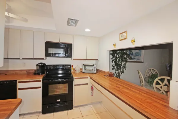 1150 Tarpon Center Dr #506, Venice, Florida 34285, 2 Bedrooms Bedrooms, 0 ,2 BathroomsBathrooms,Condo,Seasonal Rental,Tarpon Center Dr ,3217