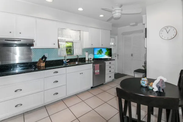 1660 Juniper Dr, Venice, Florida 34293, 2 Bedrooms Bedrooms, 0 ,2 BathroomsBathrooms,Single Family Home,Seasonal Rental,Juniper Dr,3225