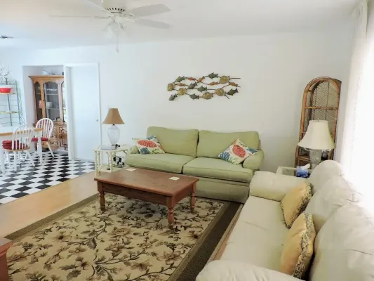 221 Malvern Dr, Venice, Florida 34293, 2 Bedrooms Bedrooms, 0 ,2 BathroomsBathrooms,Single Family Home,Seasonal Rental,Malvern Dr,3240